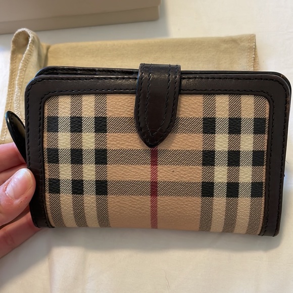 Burberry wallet with dust bag and box - Picture 3 of 8